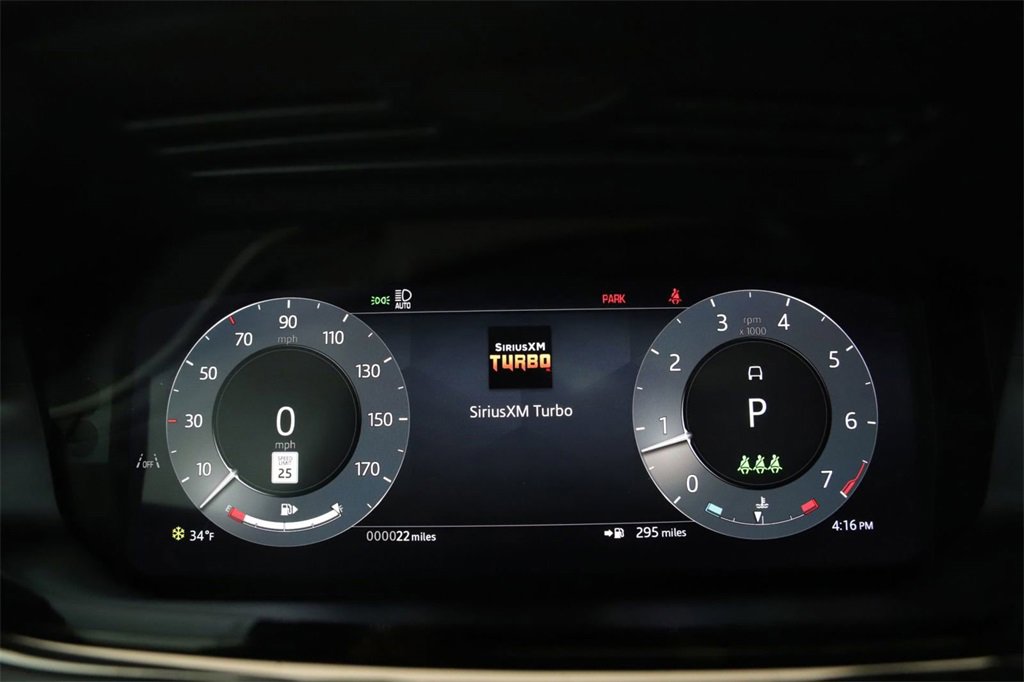 New 2024 Land Rover Range Rover Evoque Dynamic SE image 10