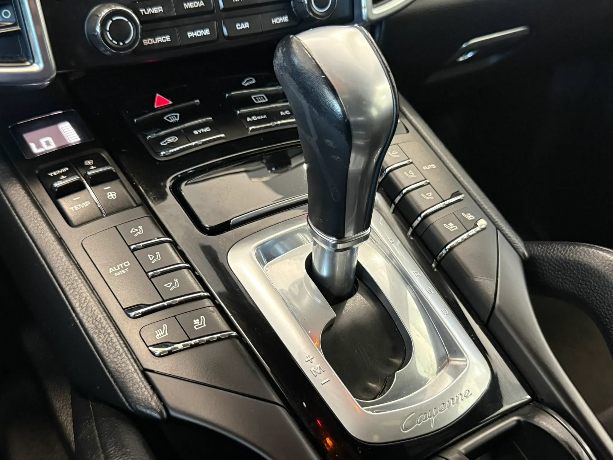 Used 2017 Porsche Cayenne Platinum Edition AWD/4WD image 52