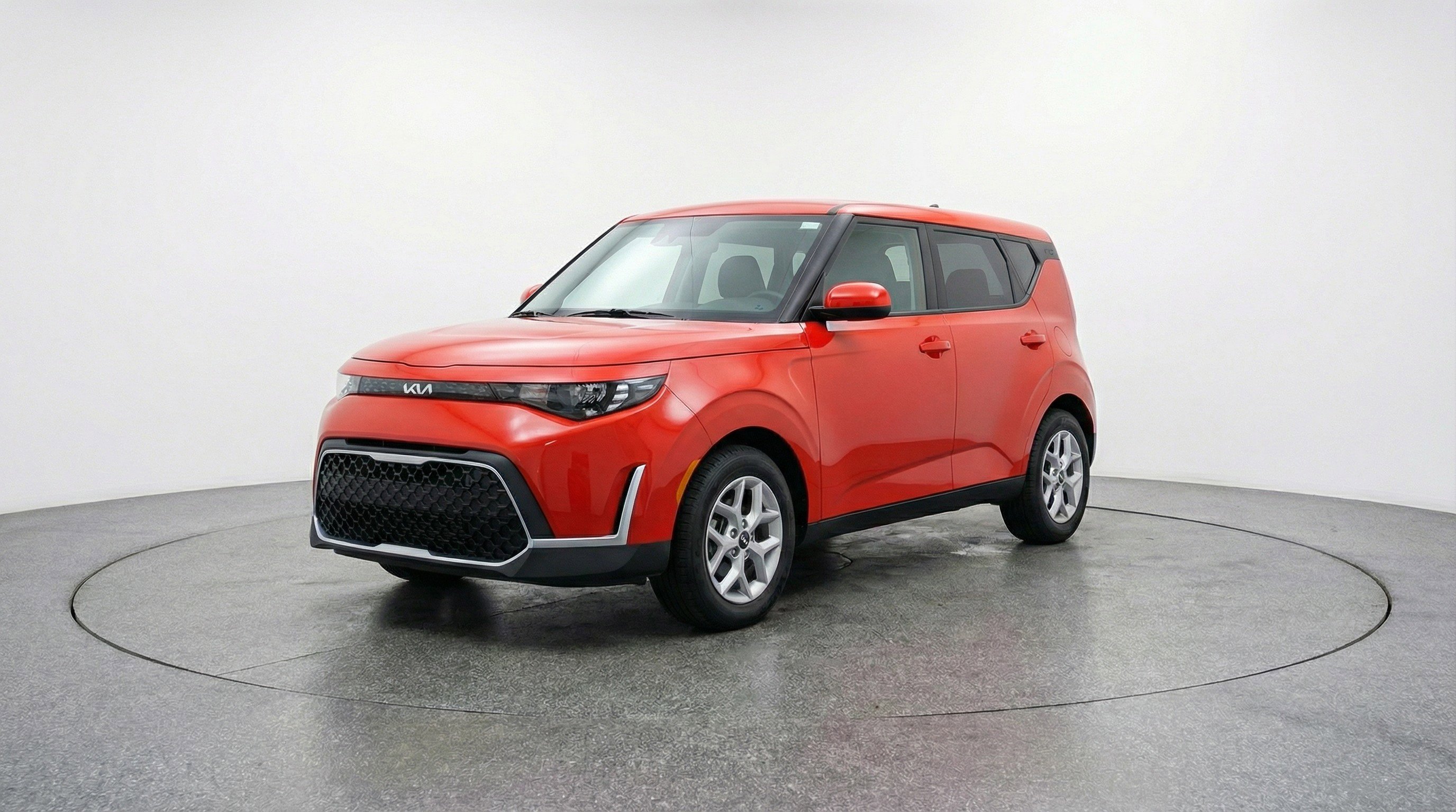 Used 2025 Kia Soul LX w/ LX Technology Package image 3