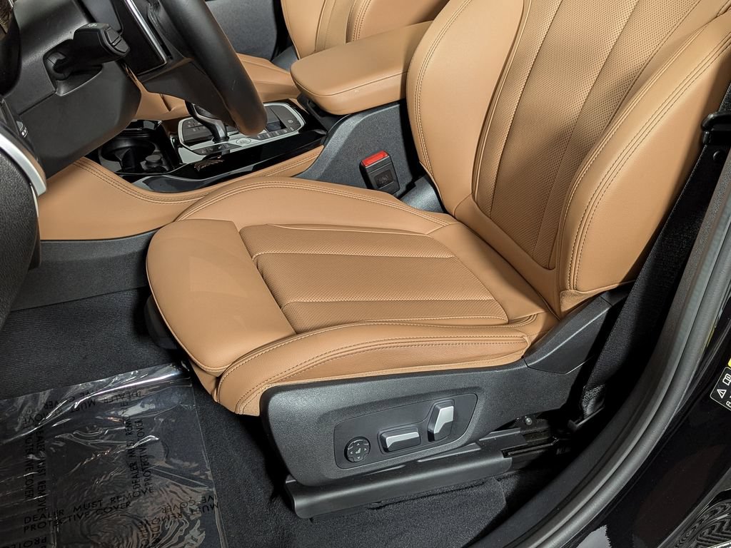Certified 2024 BMW X4 xDrive30i w/ Parking Assistance Package AWD/4WD image 20