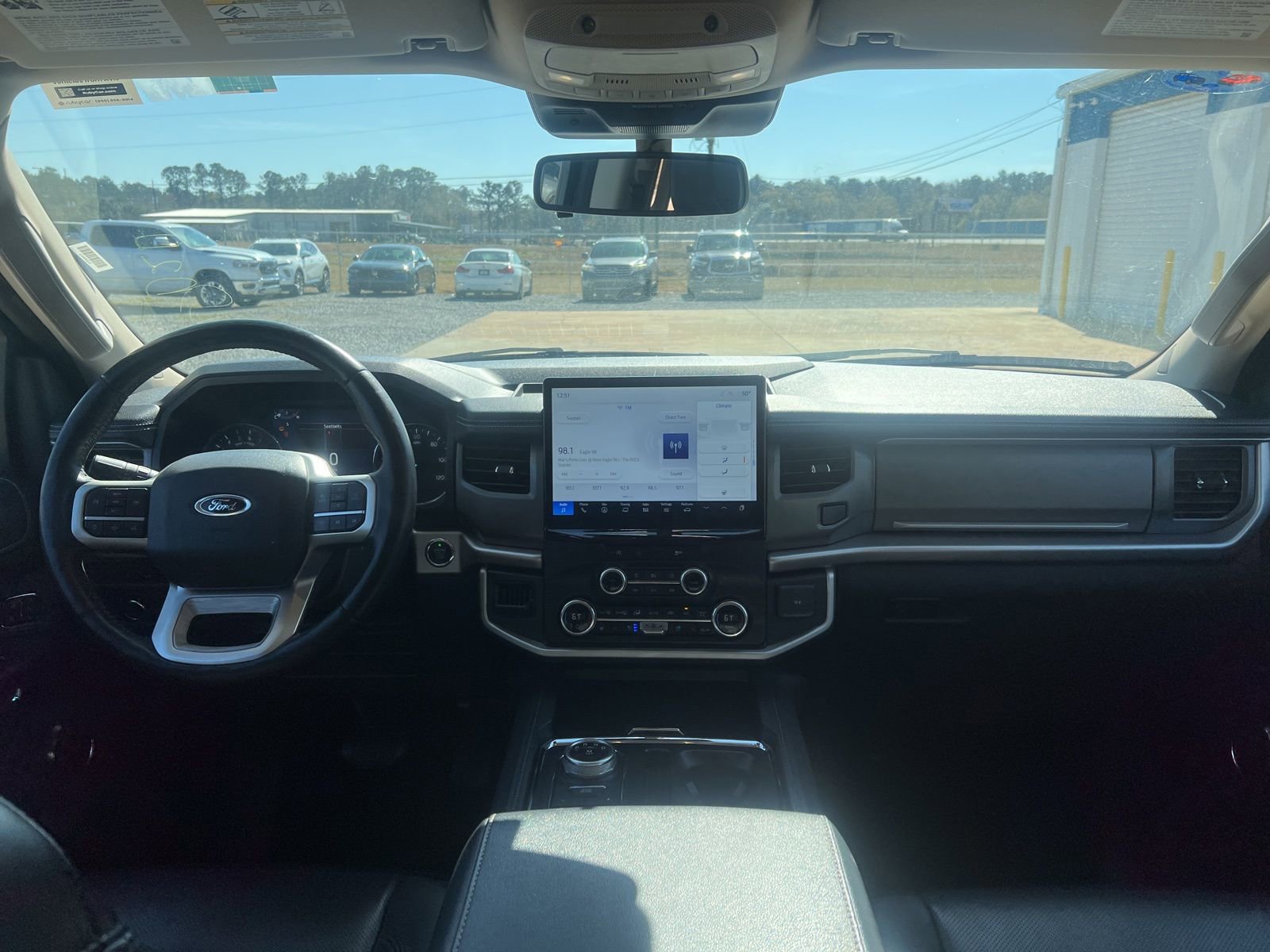 Used 2024 Ford Expedition Max XLT image 9