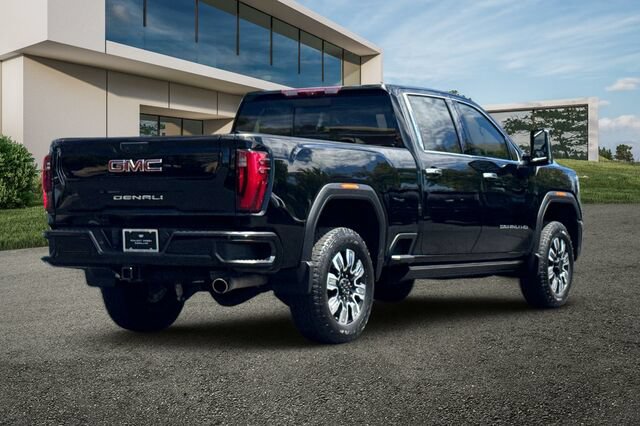 Used 2024 GMC Sierra 2500 Denali w/ Technology Package AWD/4WD image 4
