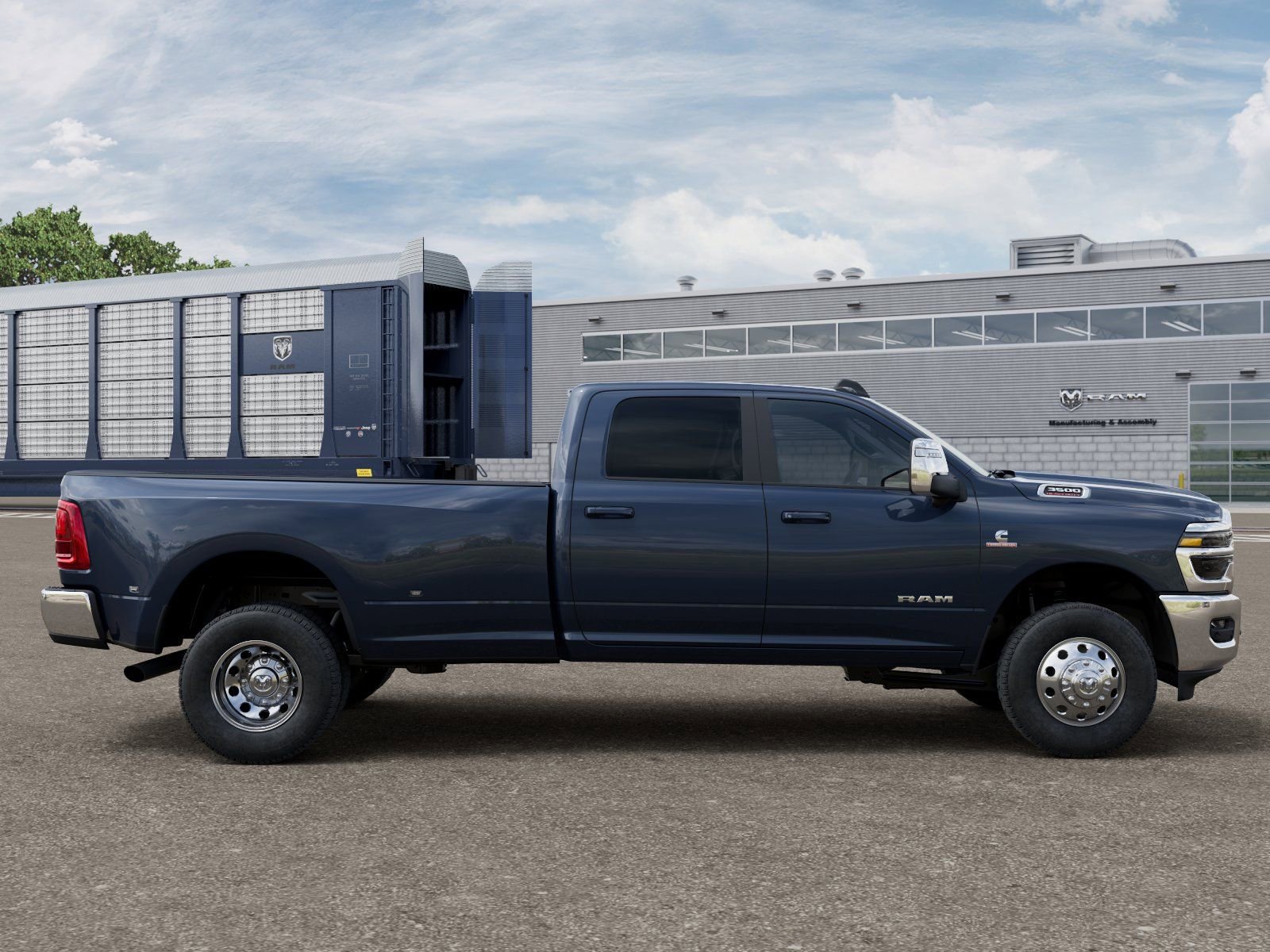 New 2026 RAM 3500 Laramie AWD/4WD image 21
