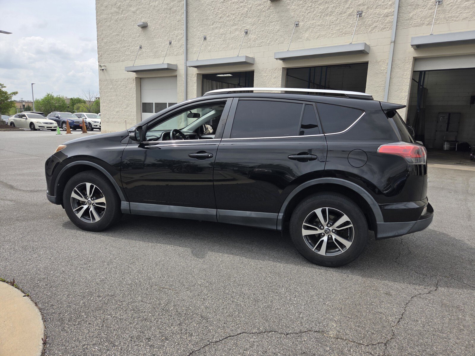 Used 2016 Toyota RAV4 XLE image 9