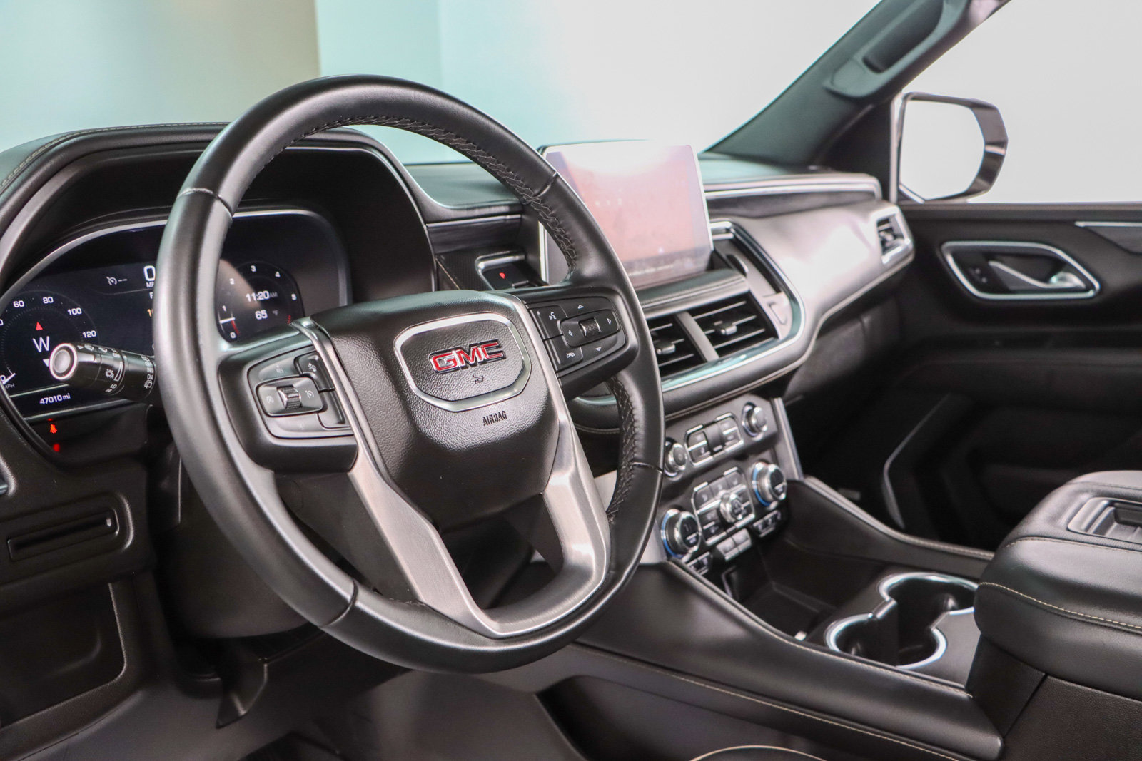 Used 2023 GMC Yukon SLT image 26