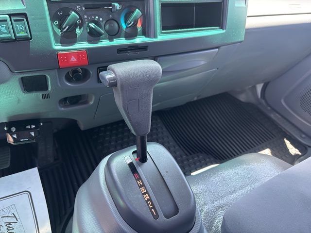 Used 2020 Isuzu NPR RWD image 21