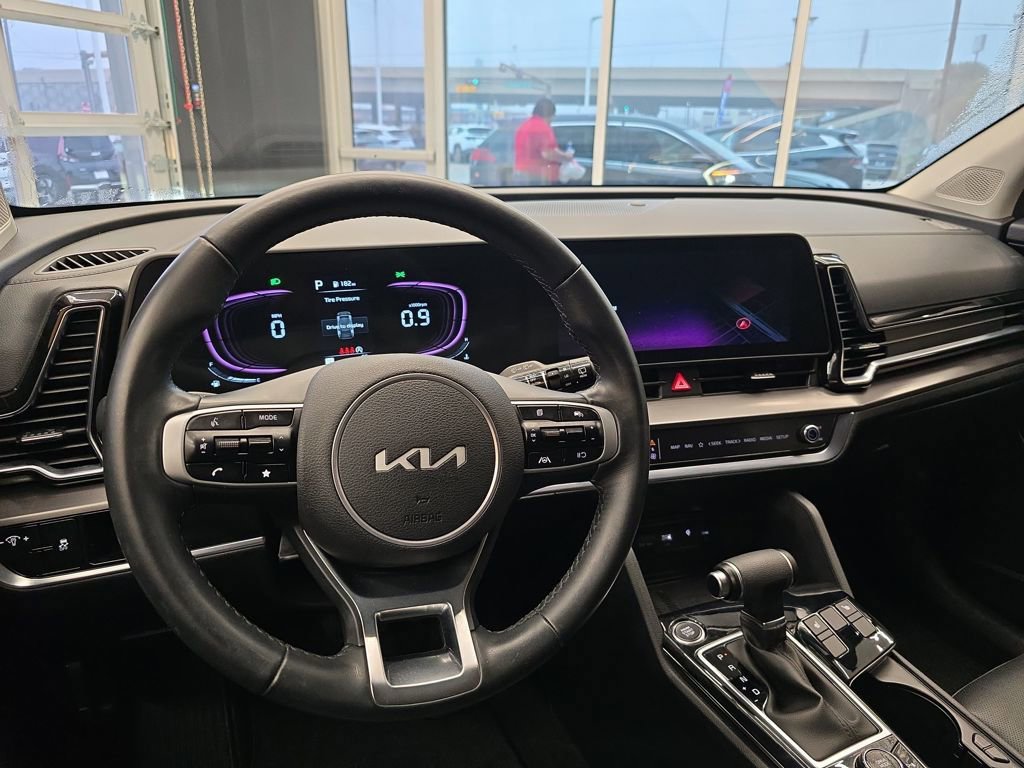Certified 2025 Kia Sportage EX image 18