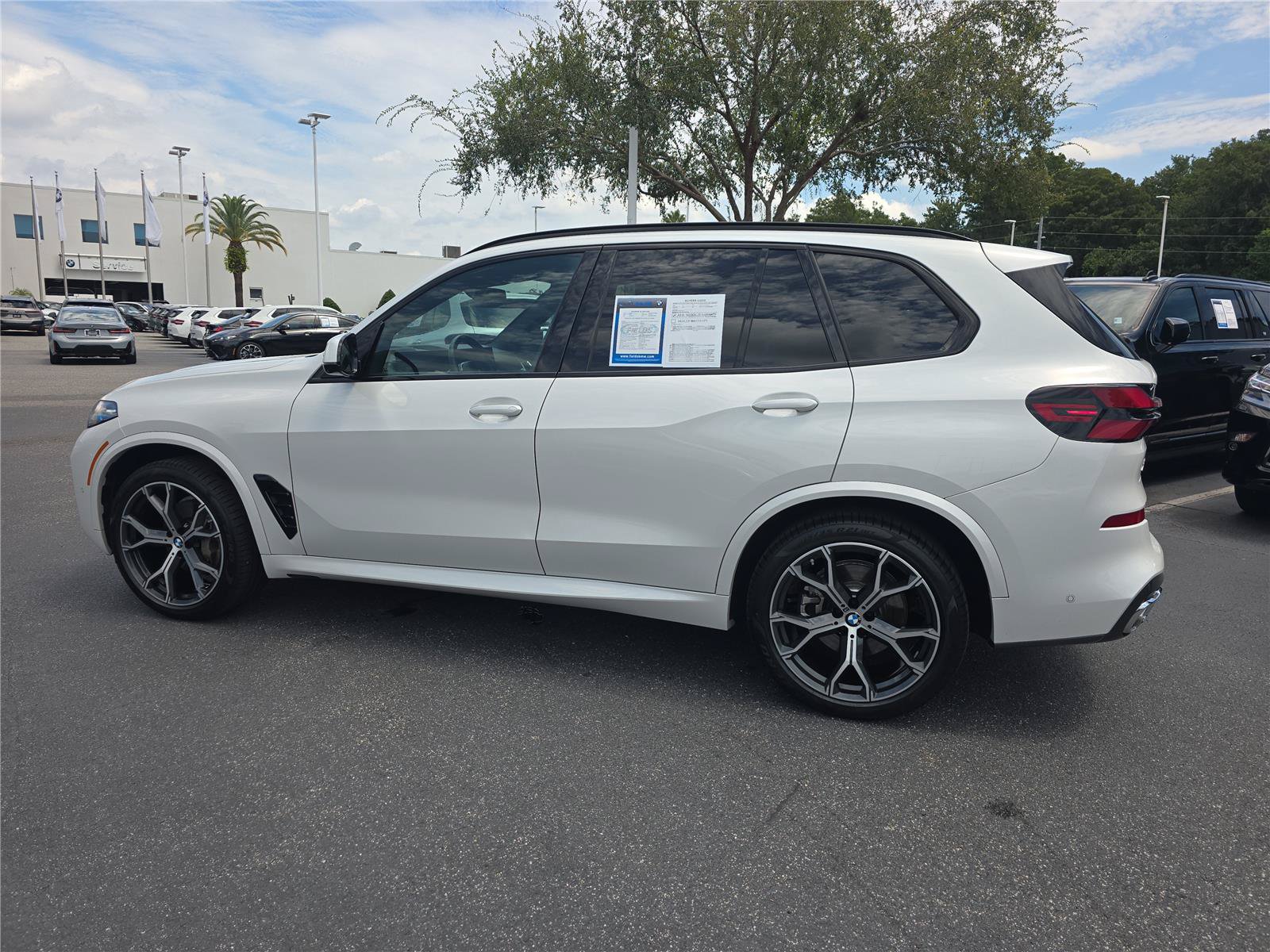 Certified 2024 BMW X5 xDrive40i w/ M Sport Package AWD/4WD image 6