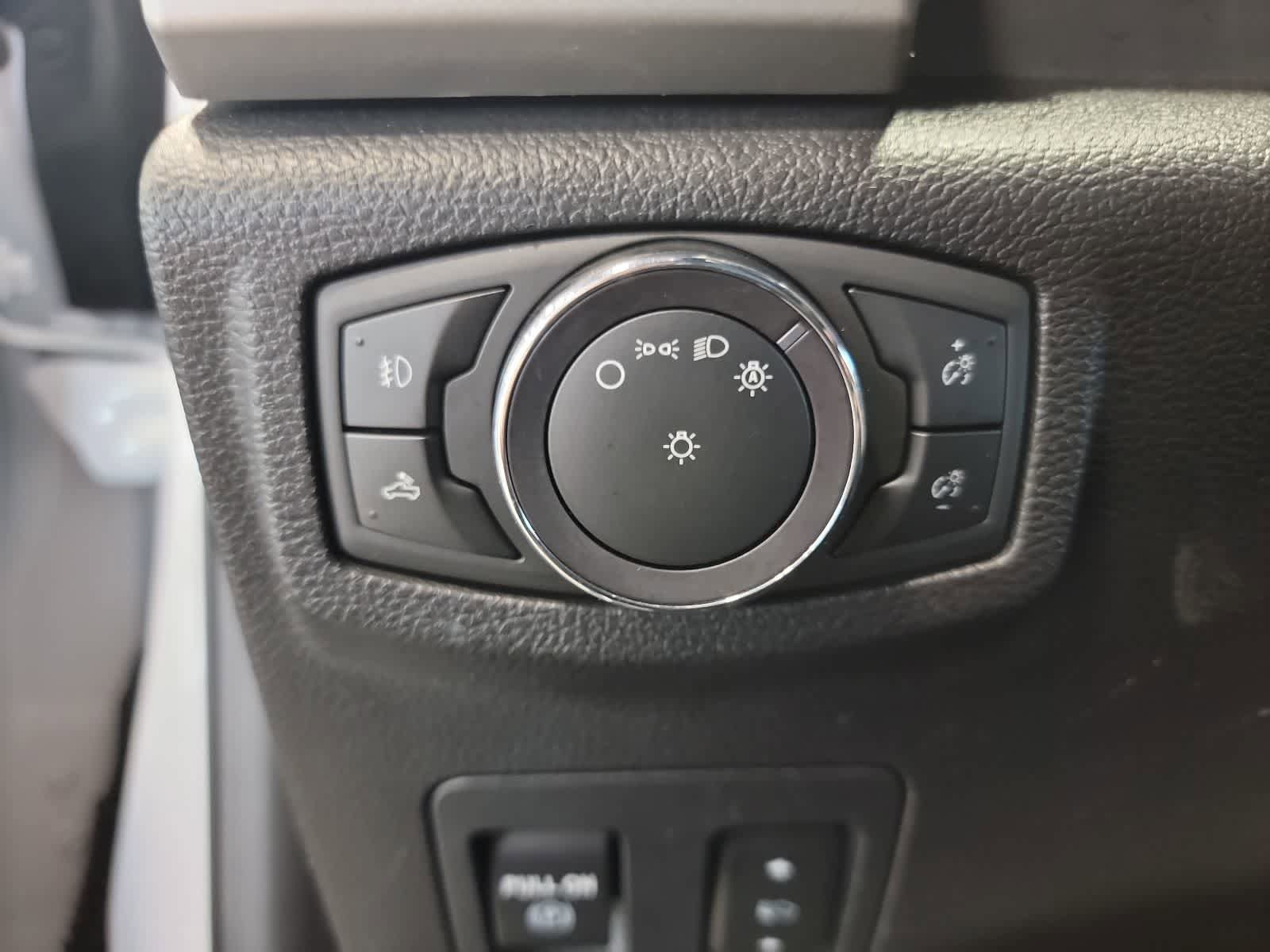 Used 2020 Ford F150 Lariat w/ Equipment Group 502A Luxury AWD/4WD image 19