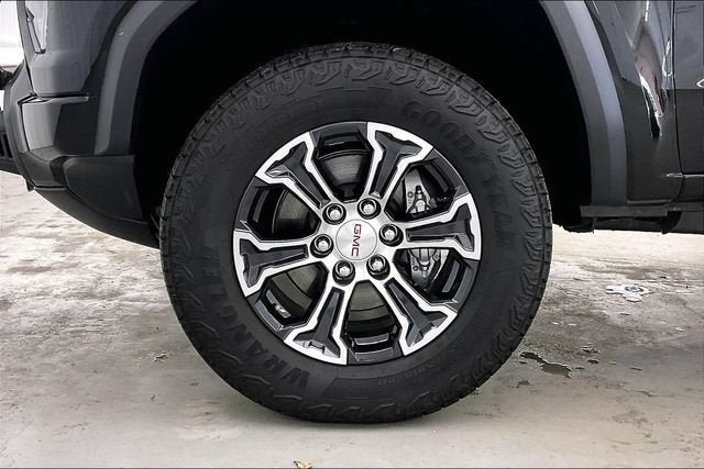 New 2025 GMC Canyon AT4 w/ Off-Road Front Bumper Package AWD/4WD image 14