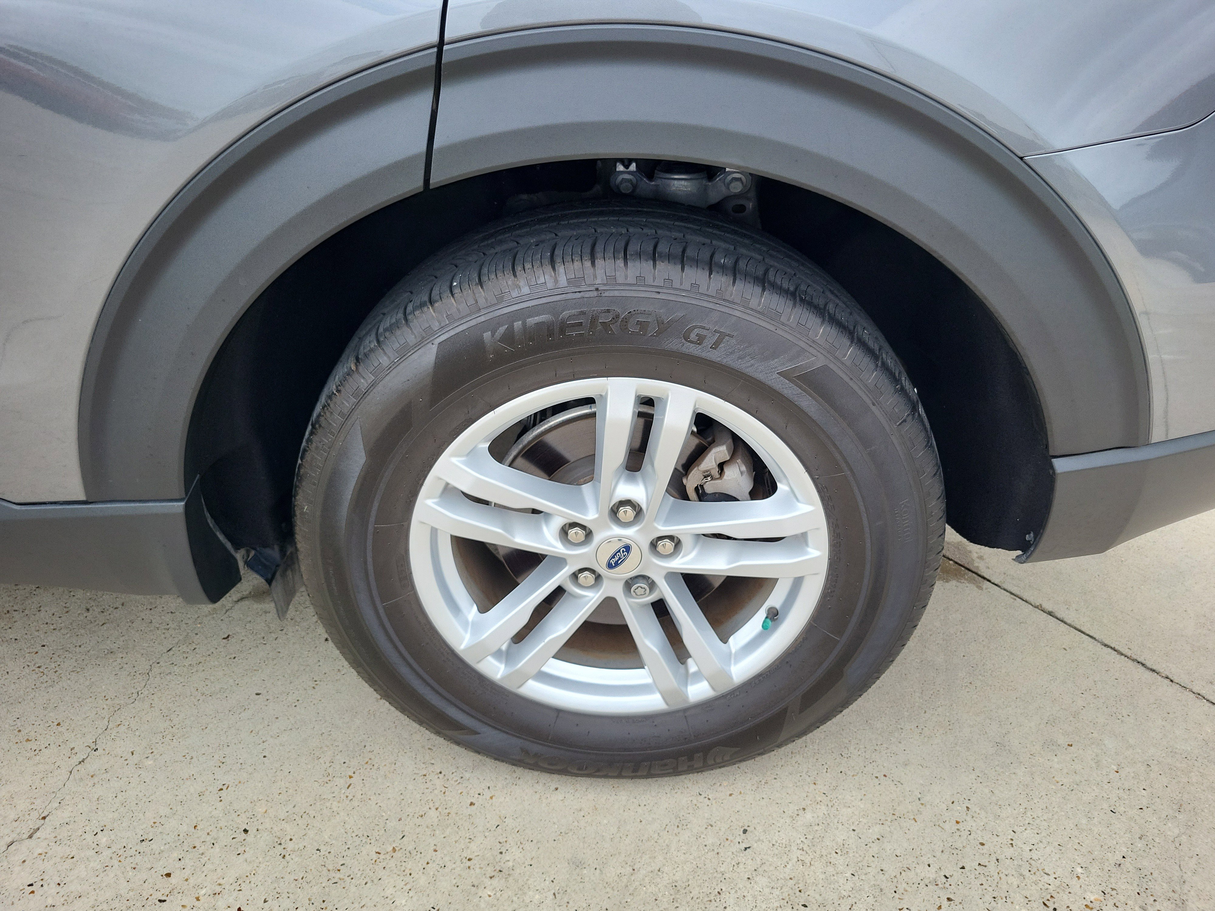 Used 2024 Ford Explorer XLT w/ Equipment Group 202A image 27