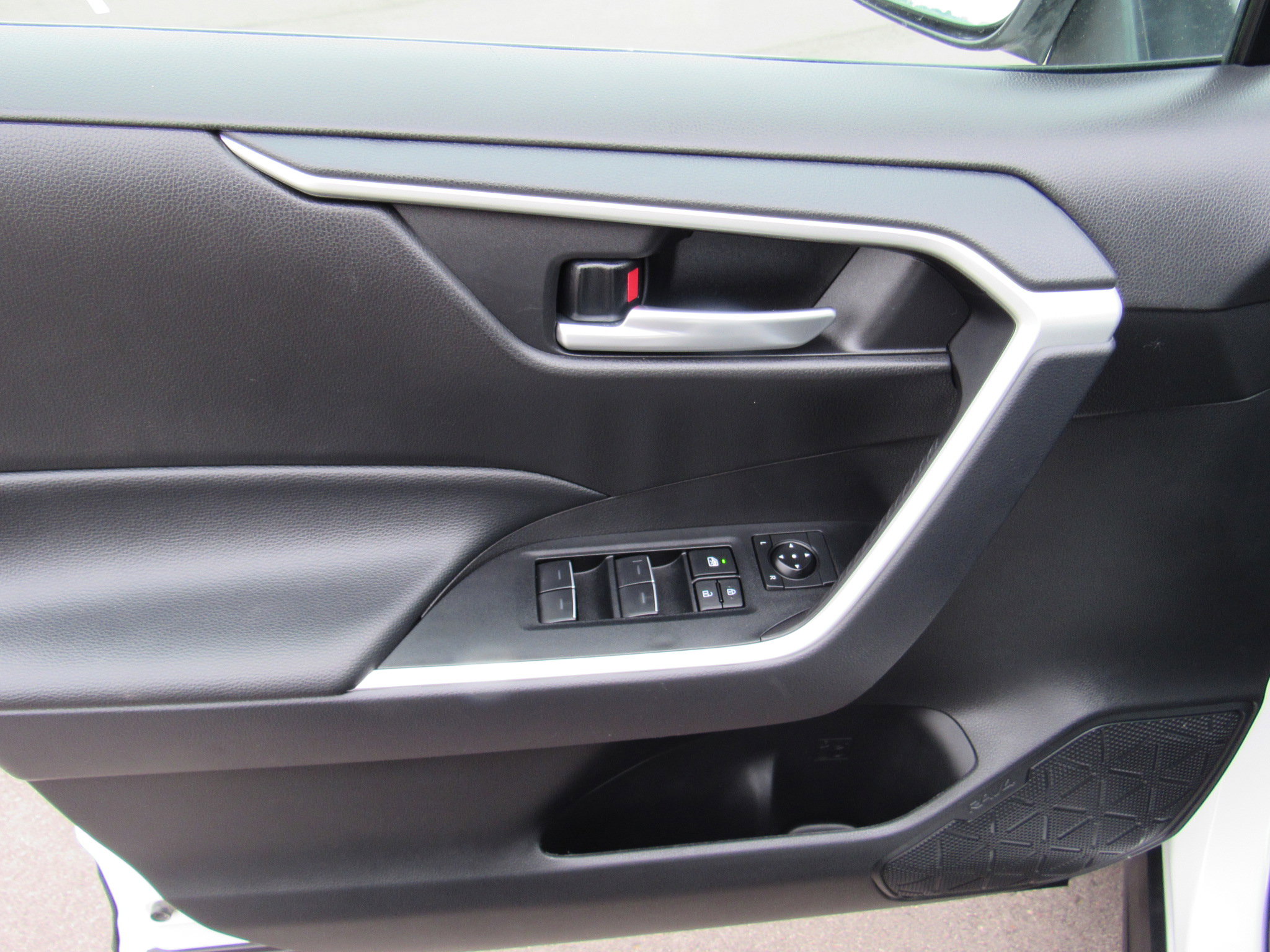 Used 2025 Toyota RAV4 Woodland Edition AWD/4WD image 12