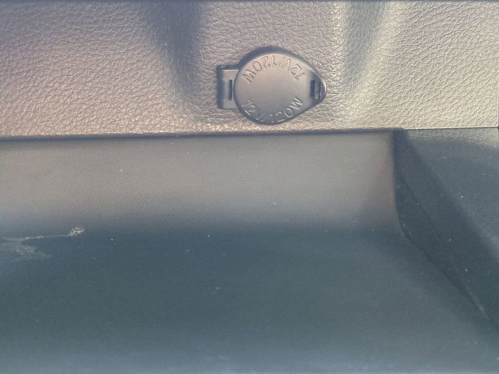 Certified 2022 Toyota Avalon XLE image 21