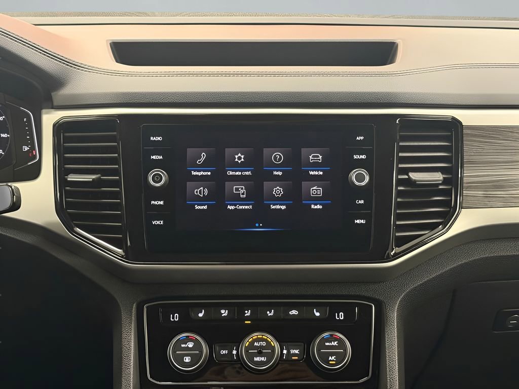 Used 2022 Volkswagen Atlas Cross Sport SE w/ Panoramic Sunroof Package FWD image 26