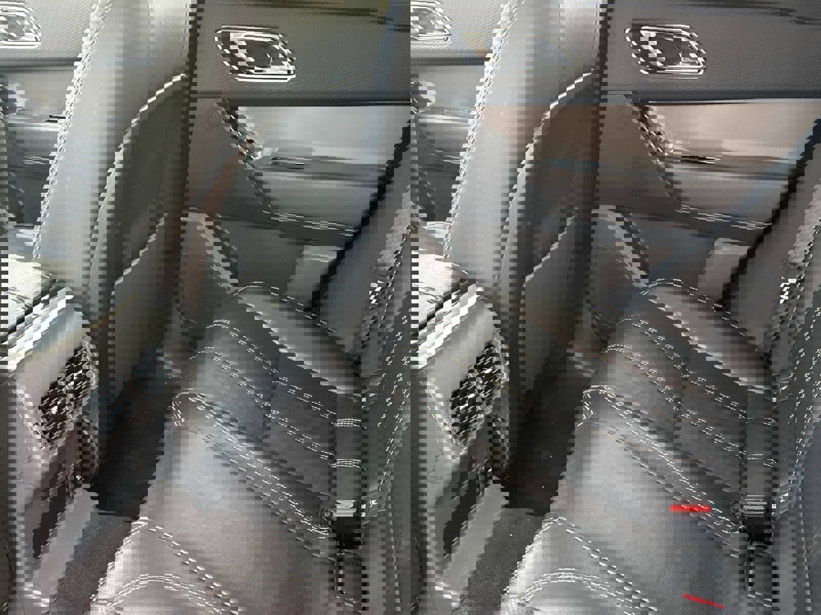 Used 2020 Land Rover Range Rover Velar S image 13