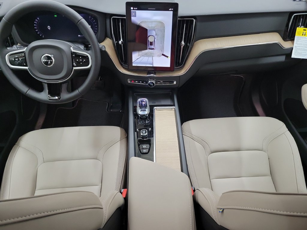 New 2026 Volvo XC60 B5 Plus w/ Protection Package Premier AWD/4WD image 16