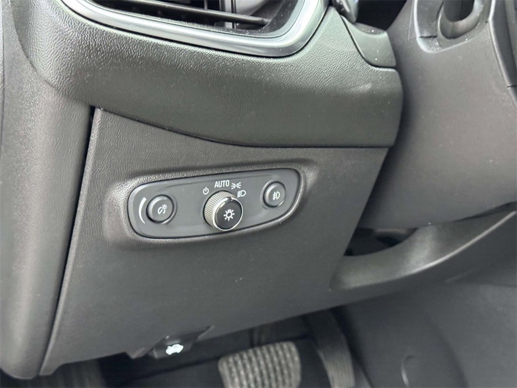 Used 2021 Chevrolet Equinox LT image 11