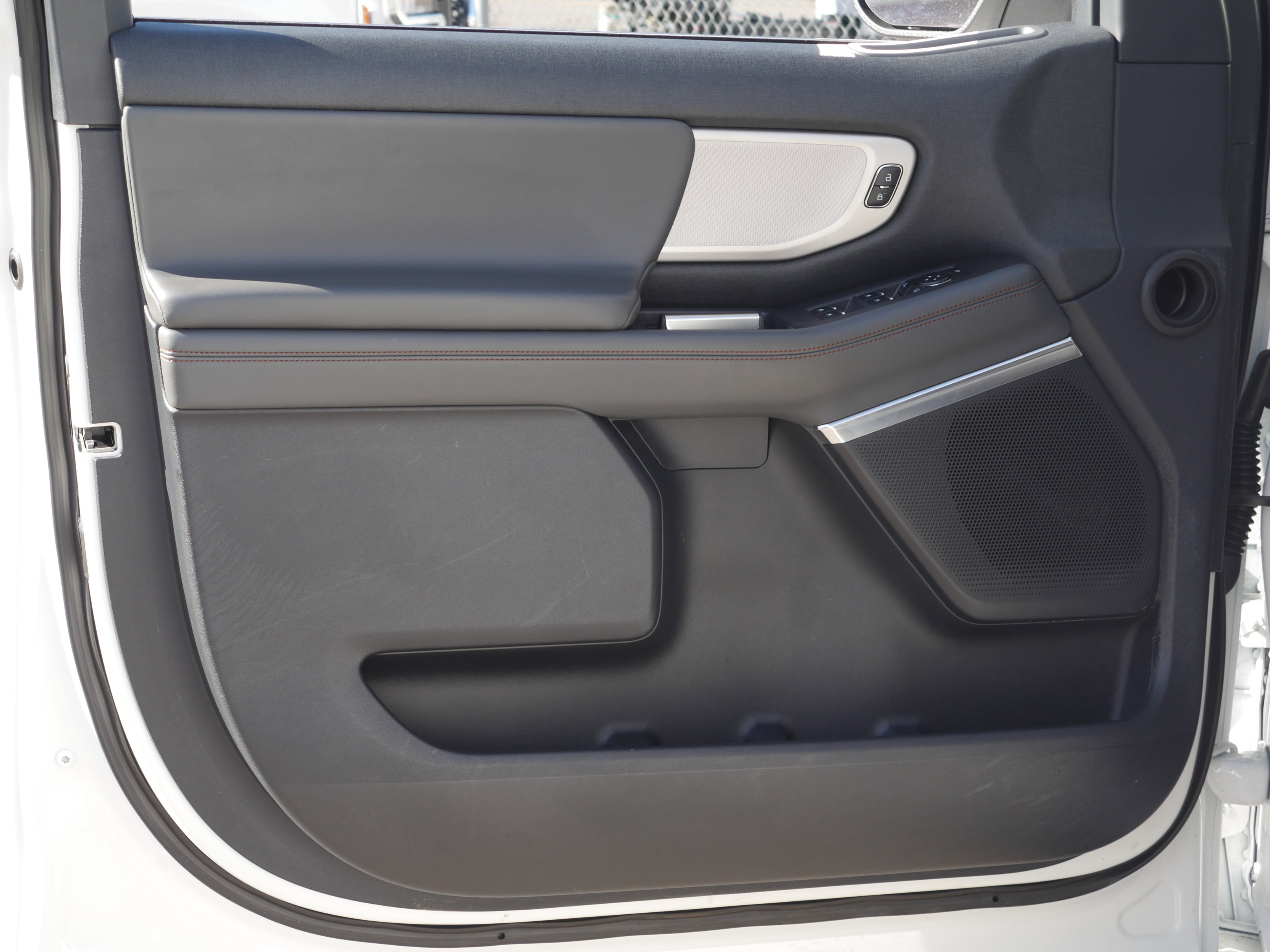 Certified 2025 Ford Expedition Active AWD/4WD image 36