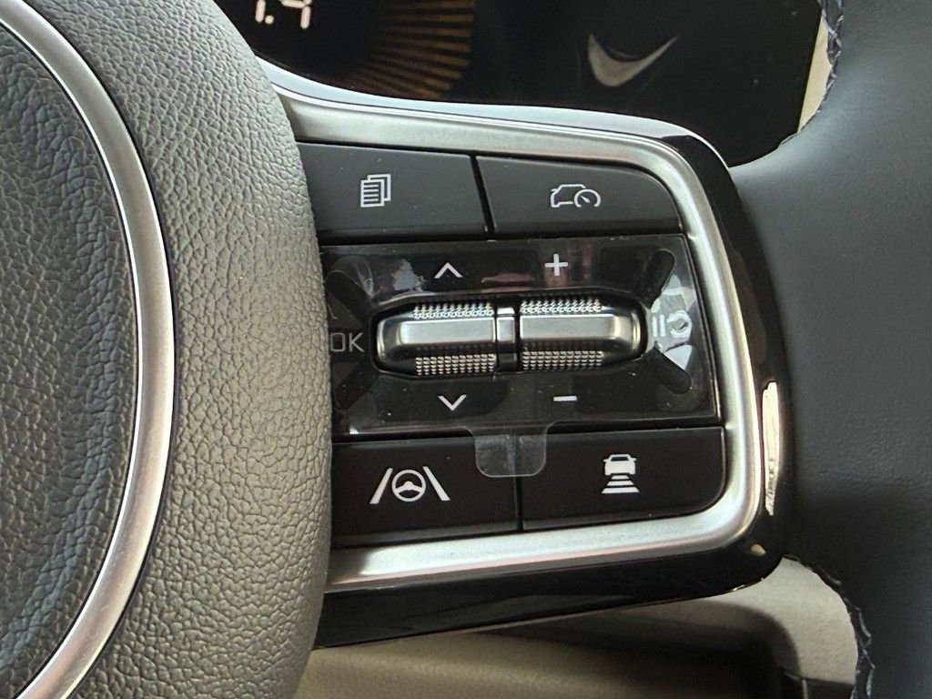 New 2026 Kia Carnival EX image 11