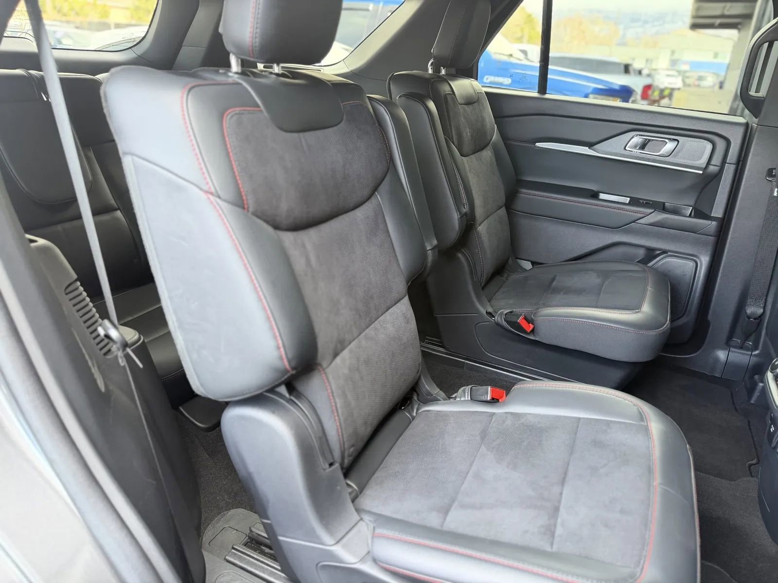 Used 2025 Ford Explorer ST image 20