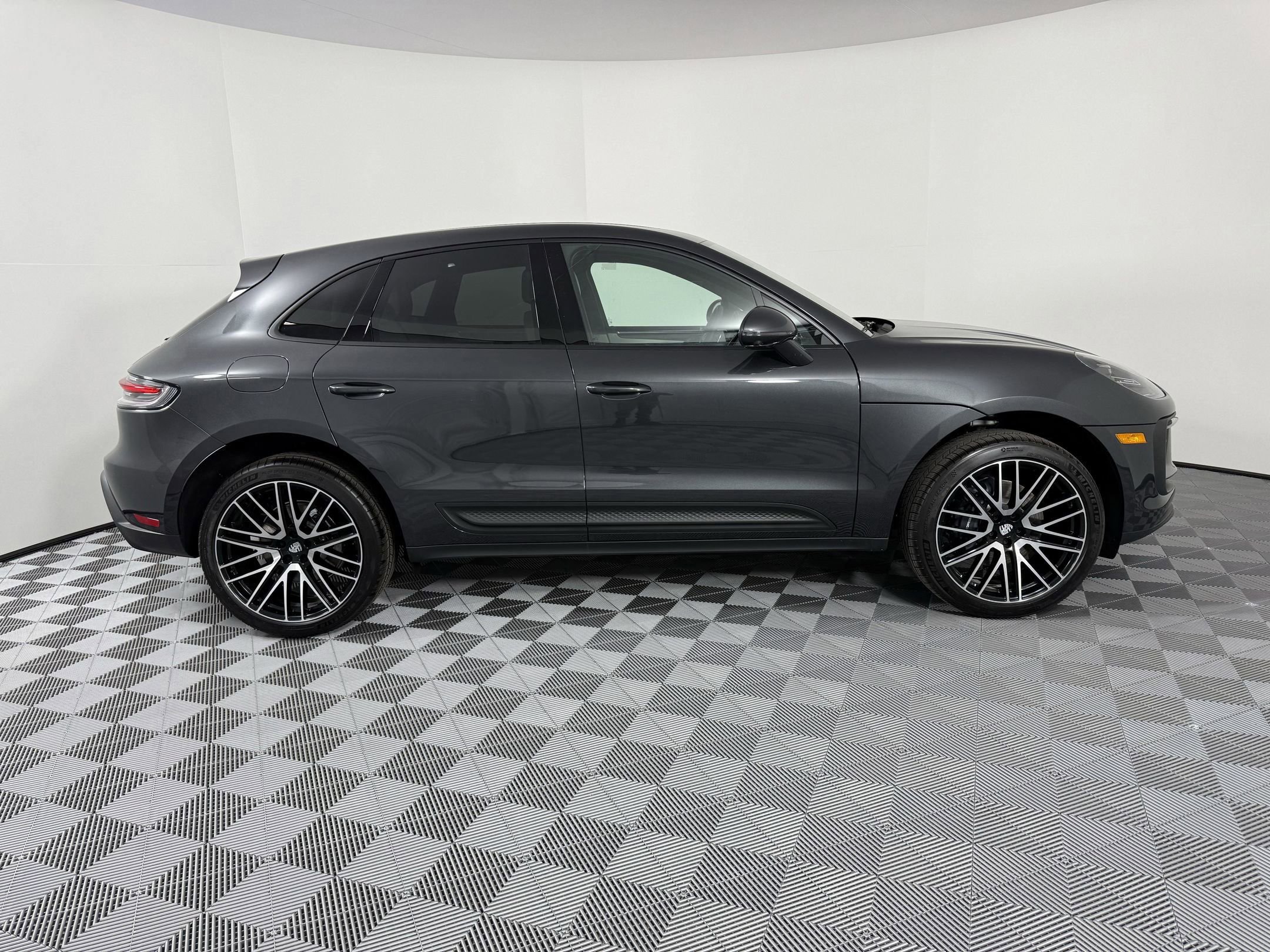 New 2025 Porsche Macan image 8