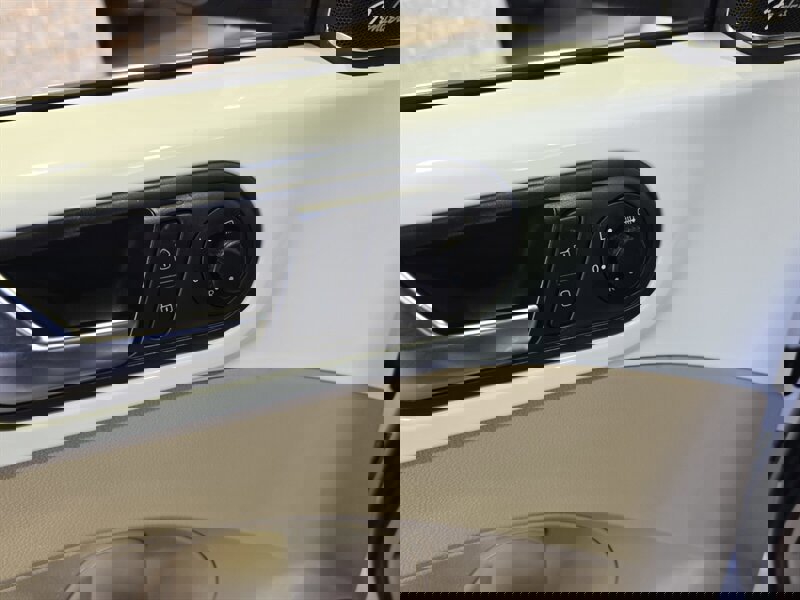 Used 2014 Volkswagen Beetle TDI image 12