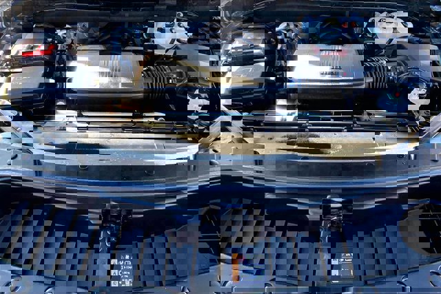 Used 2023 GMC Yukon XL SLT image 9