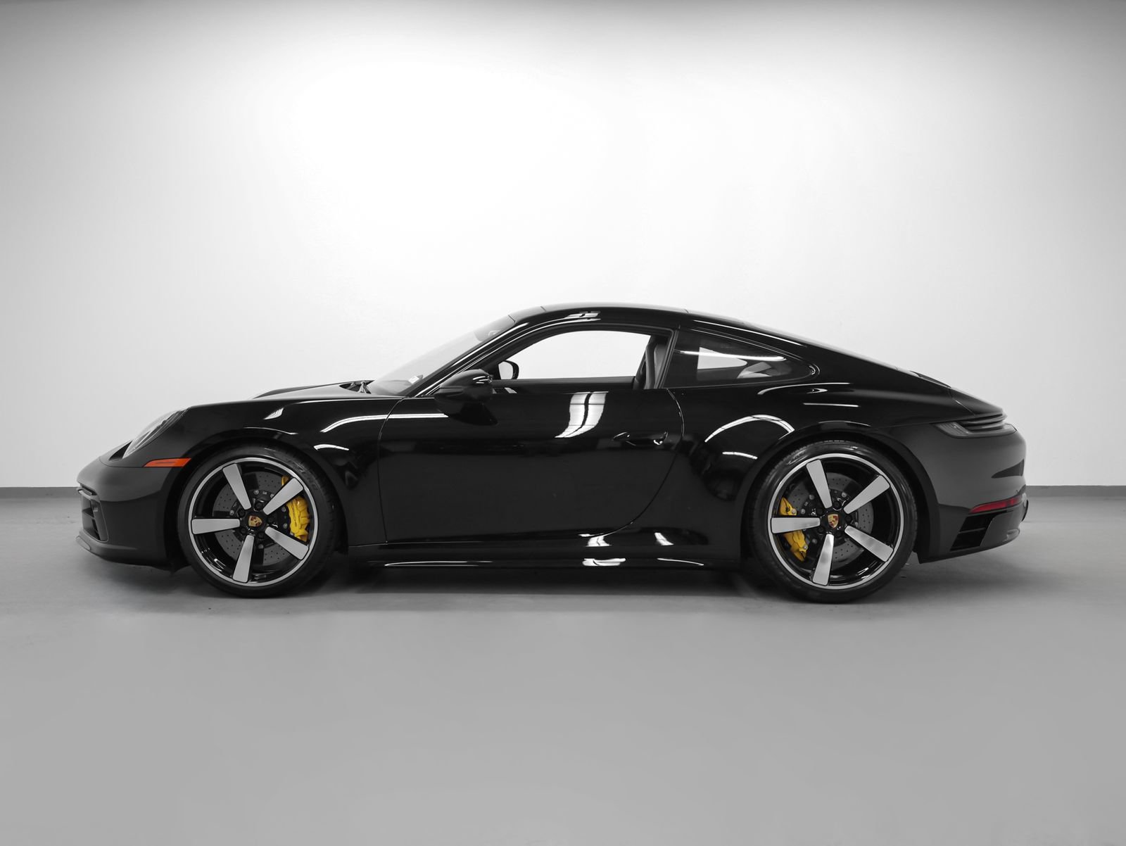 Certified 2021 Porsche 911 Carrera 4S image 2