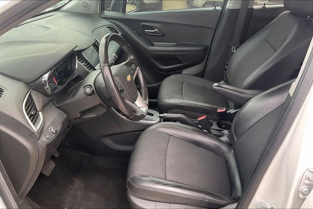 Used 2022 Chevrolet Trax LT w/ Redline Edition AWD/4WD image 15