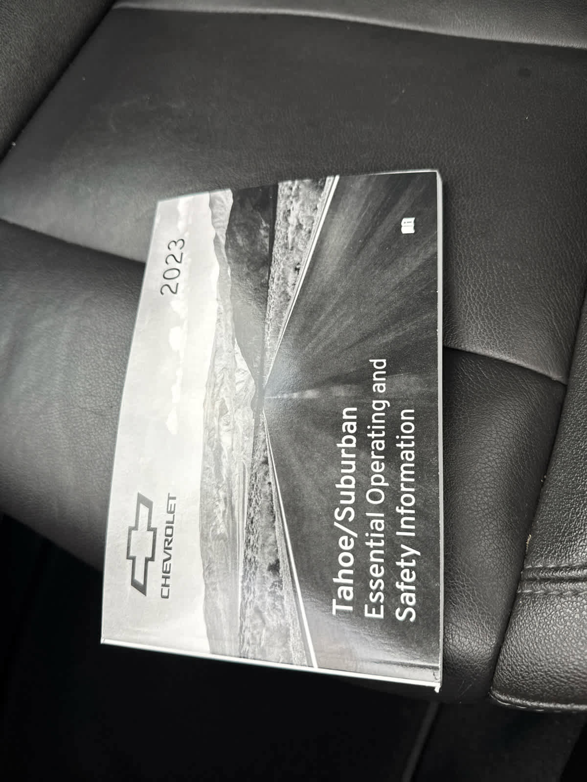 Certified 2023 Chevrolet Suburban Z71 w/ Luxury Package image 27