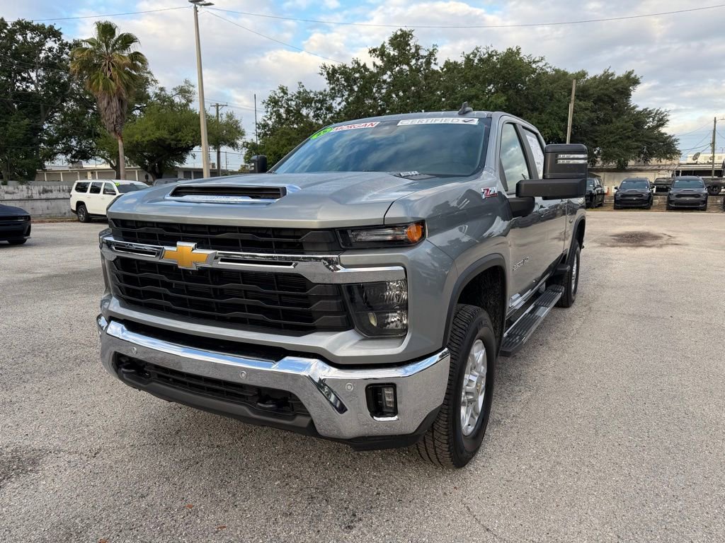 Used 2025 Chevrolet Silverado 2500 LT w/ All Star Edition AWD/4WD image 2