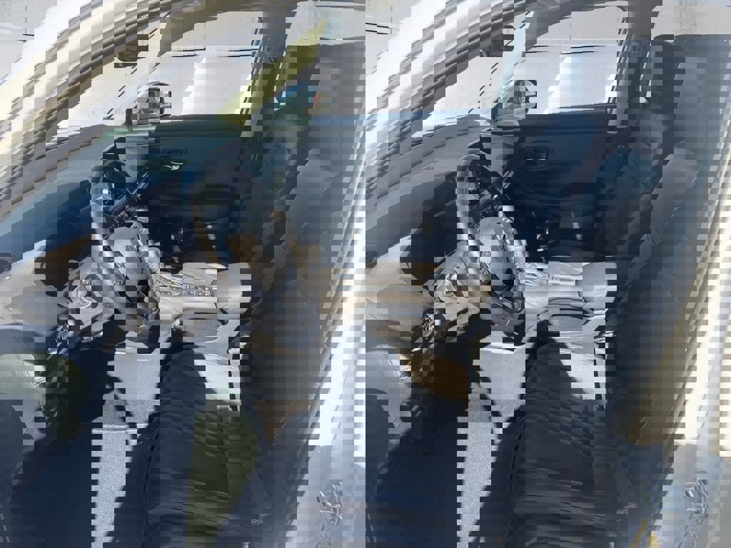 Used 2025 Honda HR-V EX-L image 7