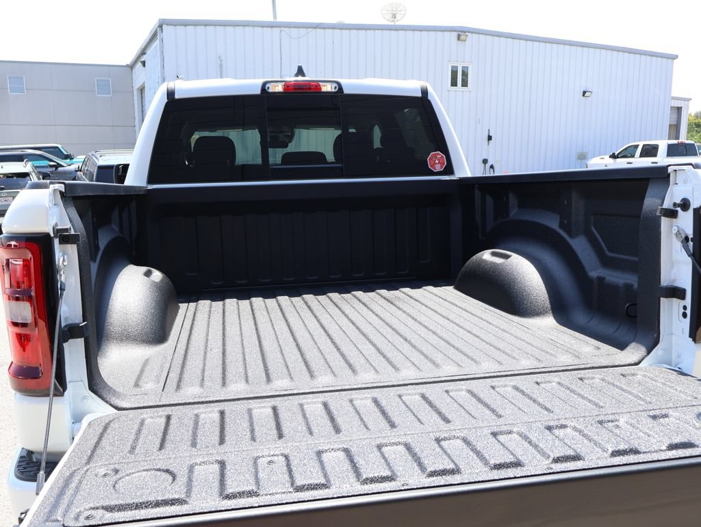 New 2026 RAM 1500 Express AWD/4WD image 39