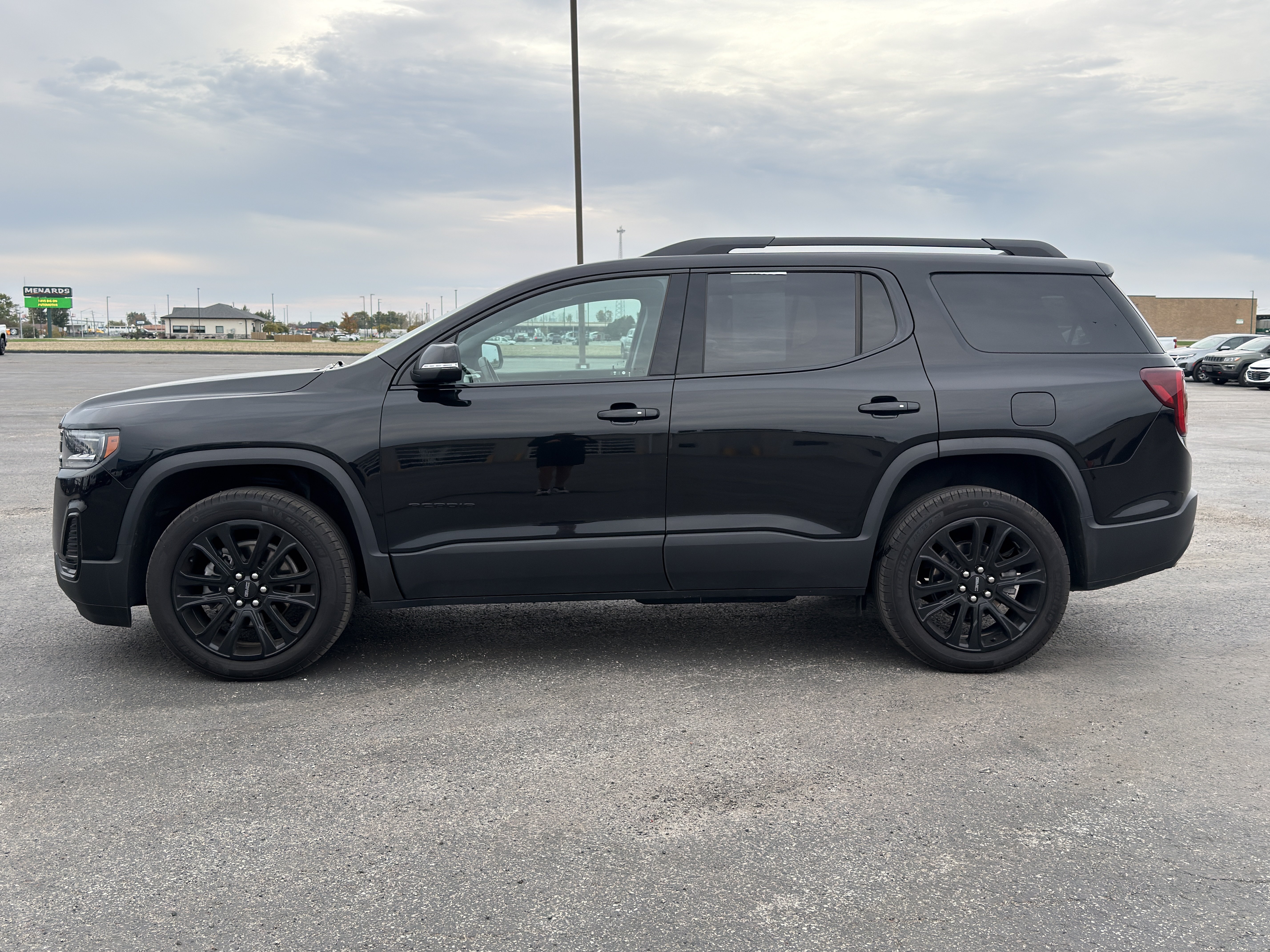 Used 2023 GMC Acadia SLE w/ Driver Convenience Package AWD/4WD image 7