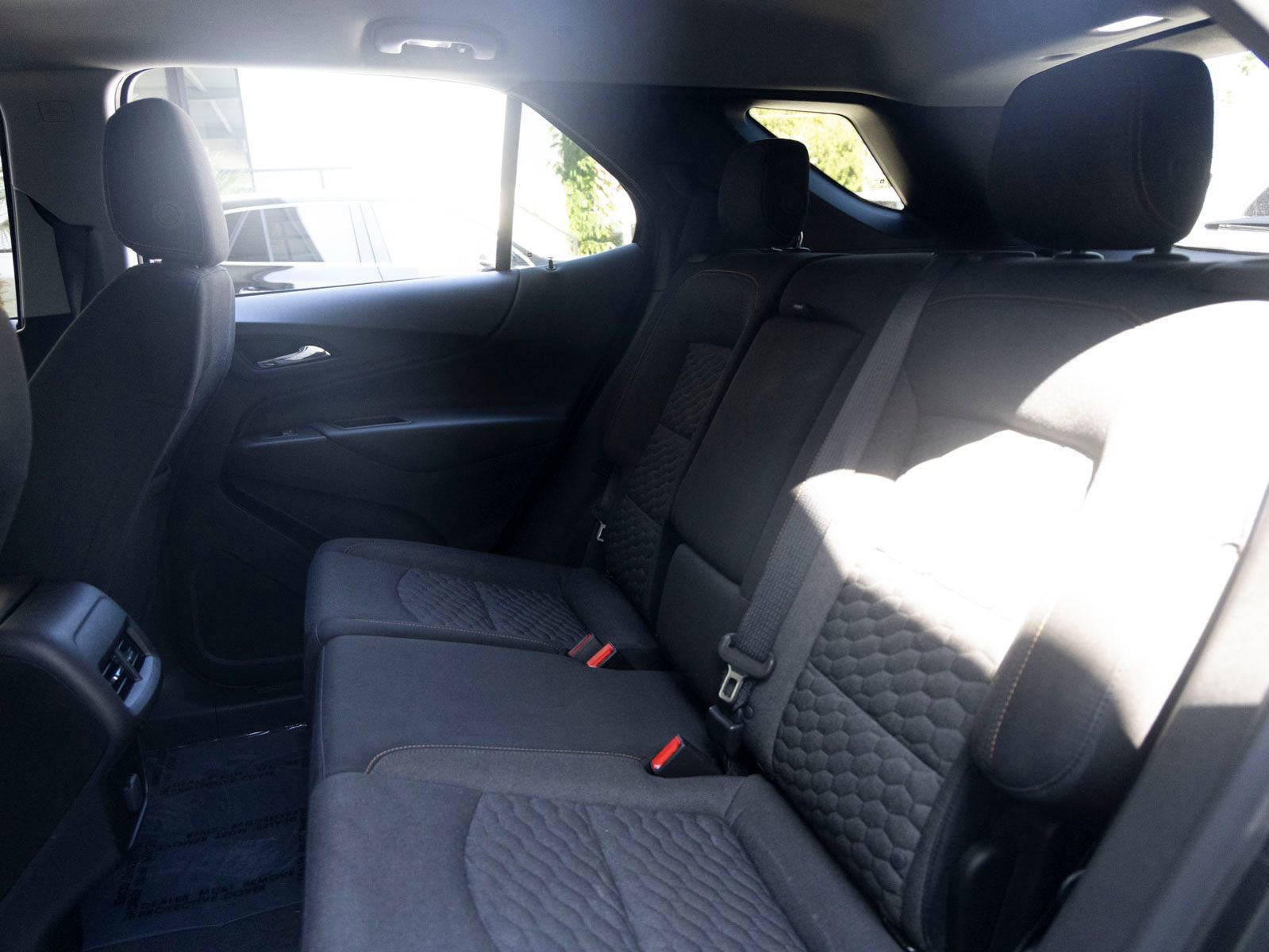 Used 2018 Chevrolet Equinox LT FWD image 18