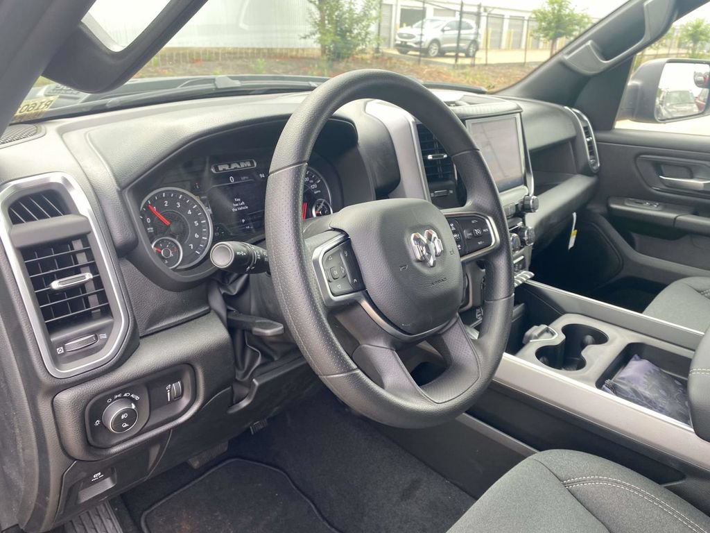 New 2026 RAM 1500 Express AWD/4WD image 18