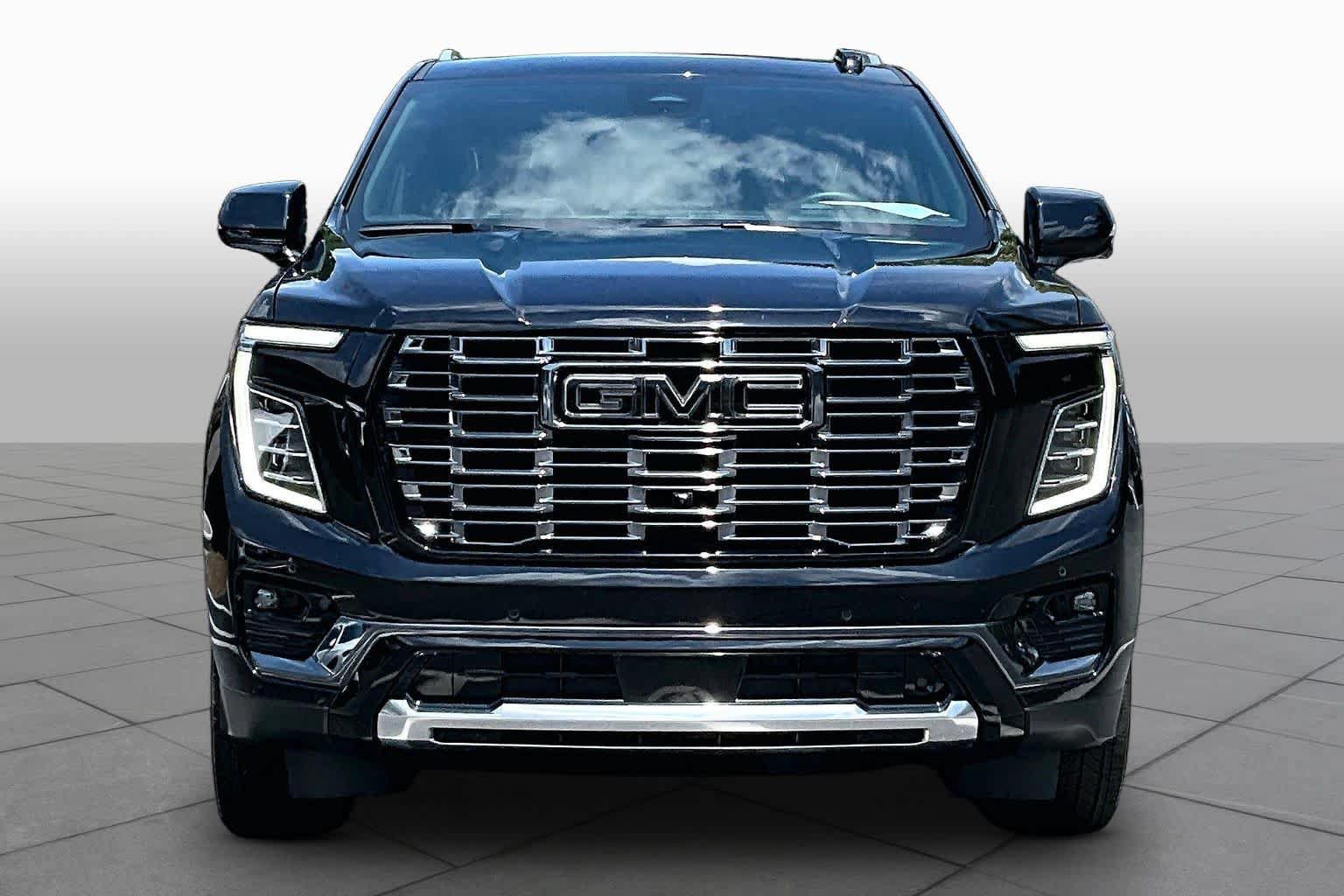 Used 2026 GMC Yukon XL Denali Ultimate AWD/4WD image 4