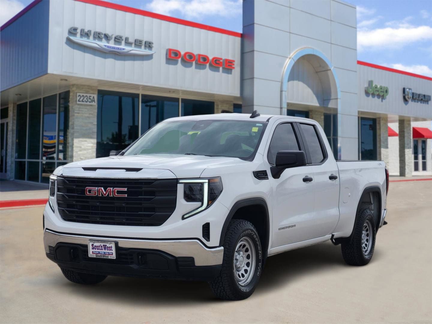 Used 2024 GMC Sierra 1500 Pro w/ Pro Value Package image 2