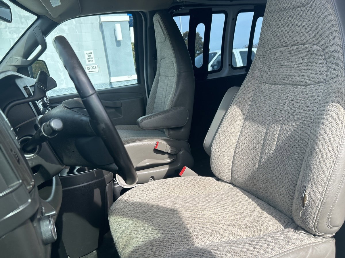 Used 2022 Chevrolet Express 2500 w/ Driver Convenience Package image 15