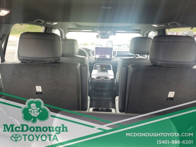 Used 2024 Toyota Sequoia Platinum AWD/4WD image 7