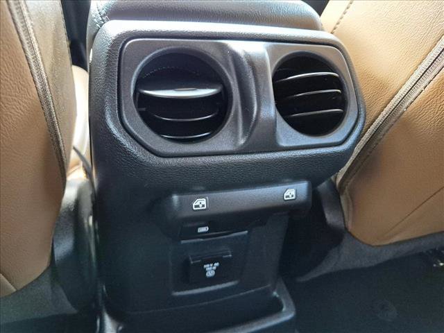 Used 2021 Jeep Wrangler Unlimited Sahara w/ Cold Weather Group AWD/4WD image 19