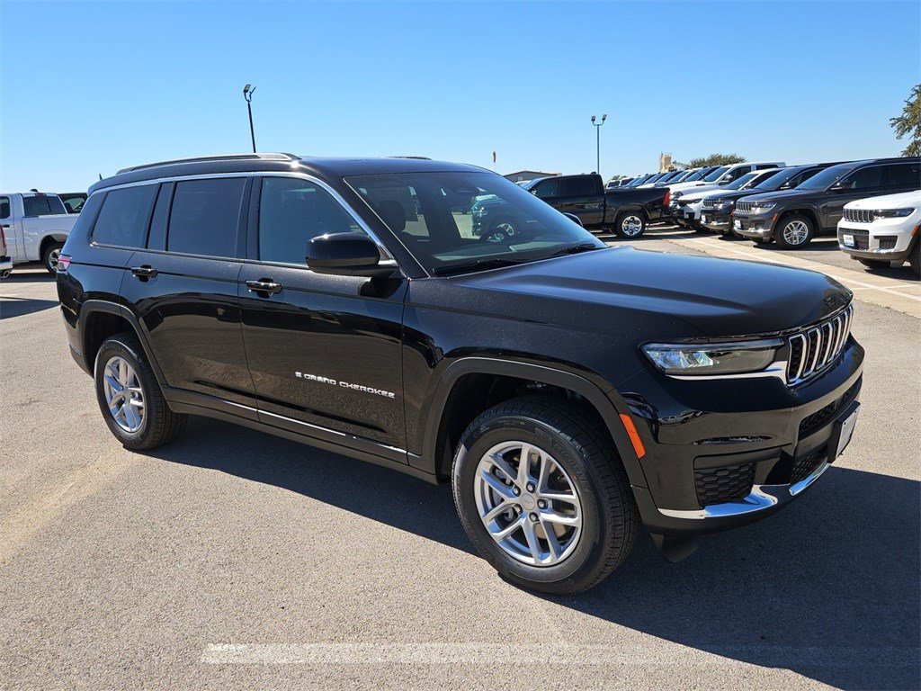 New 2025 Jeep Grand Cherokee L Laredo w/ Luxury Tech Group I image 9