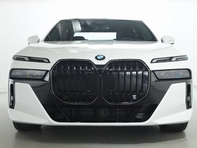 Used 2026 BMW 740i xDrive AWD/4WD image 13