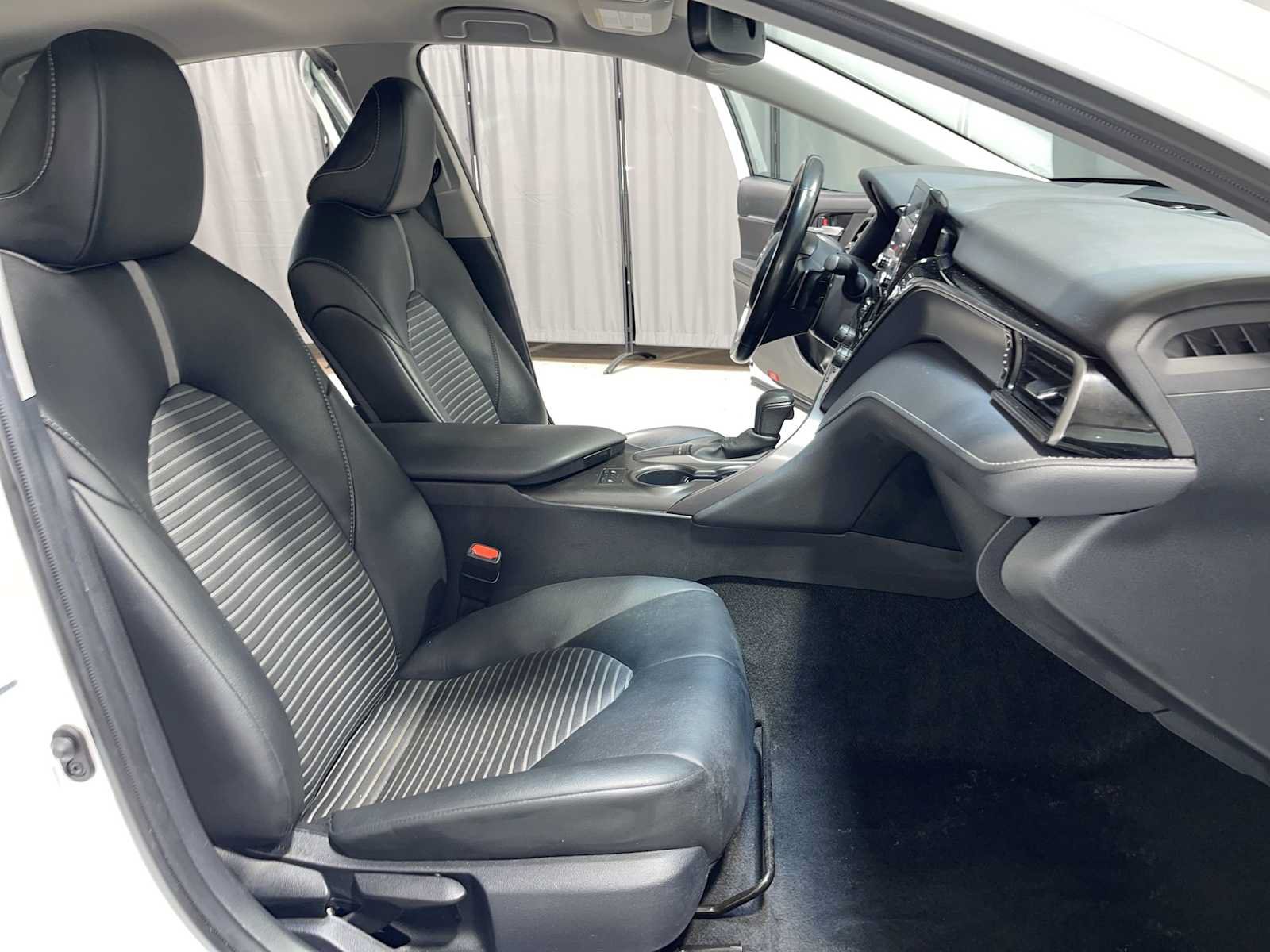 Used 2024 Toyota Camry SE w/ Cold Weather Package FWD image 14