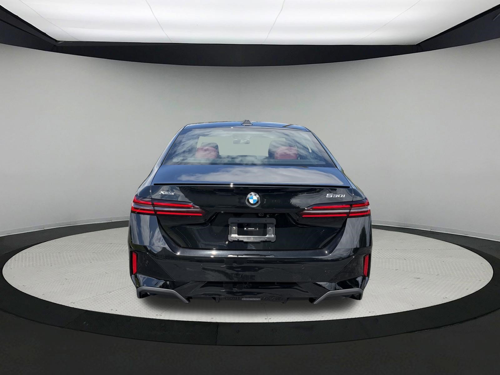 Used 2027 BMW 530i xDrive w/ M Sport Package AWD/4WD image 5