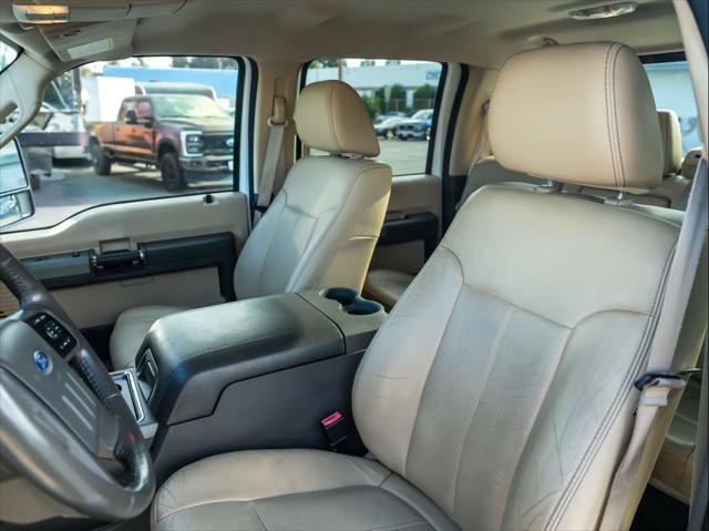 Used 2011 Ford F250 Lariat w/ Lariat Interior Pkg RWD image 16