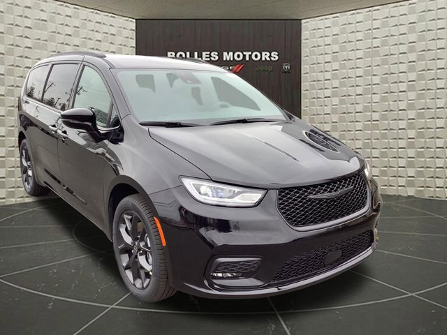 New 2026 Chrysler Pacifica Select w/ S Appearance Package image 2
