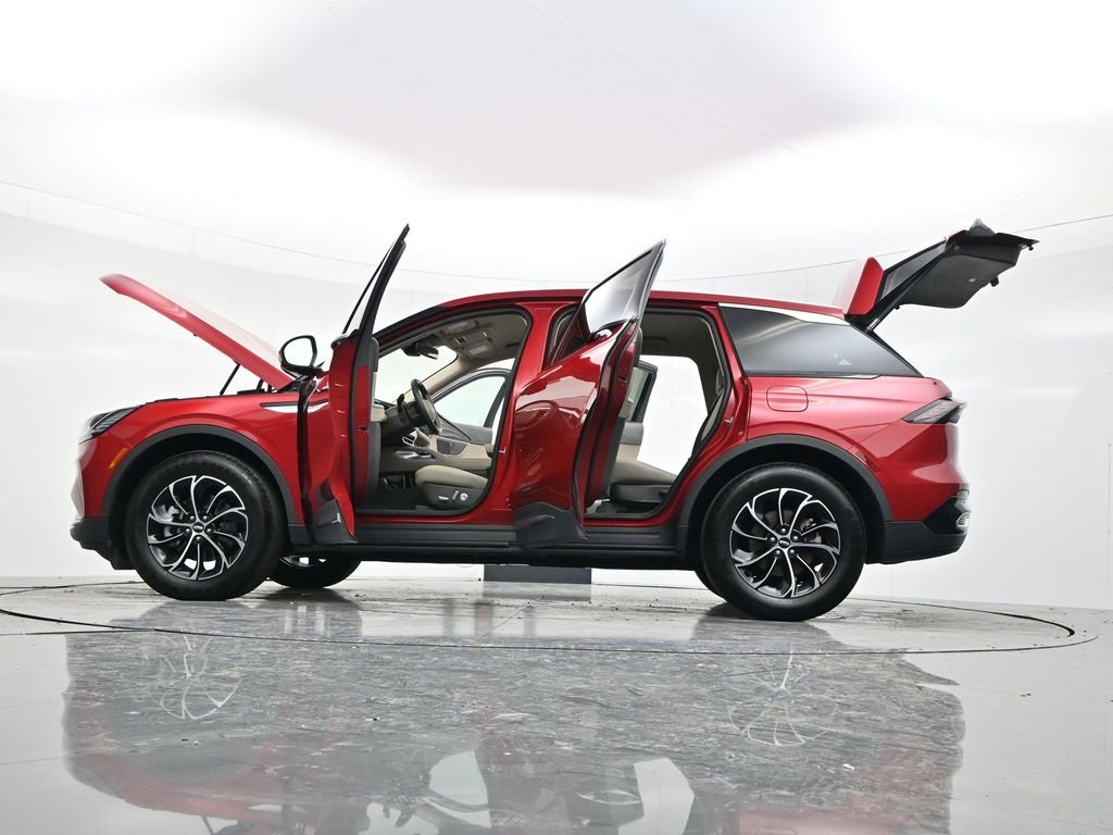 Used 2025 Lincoln Nautilus Premier image 58