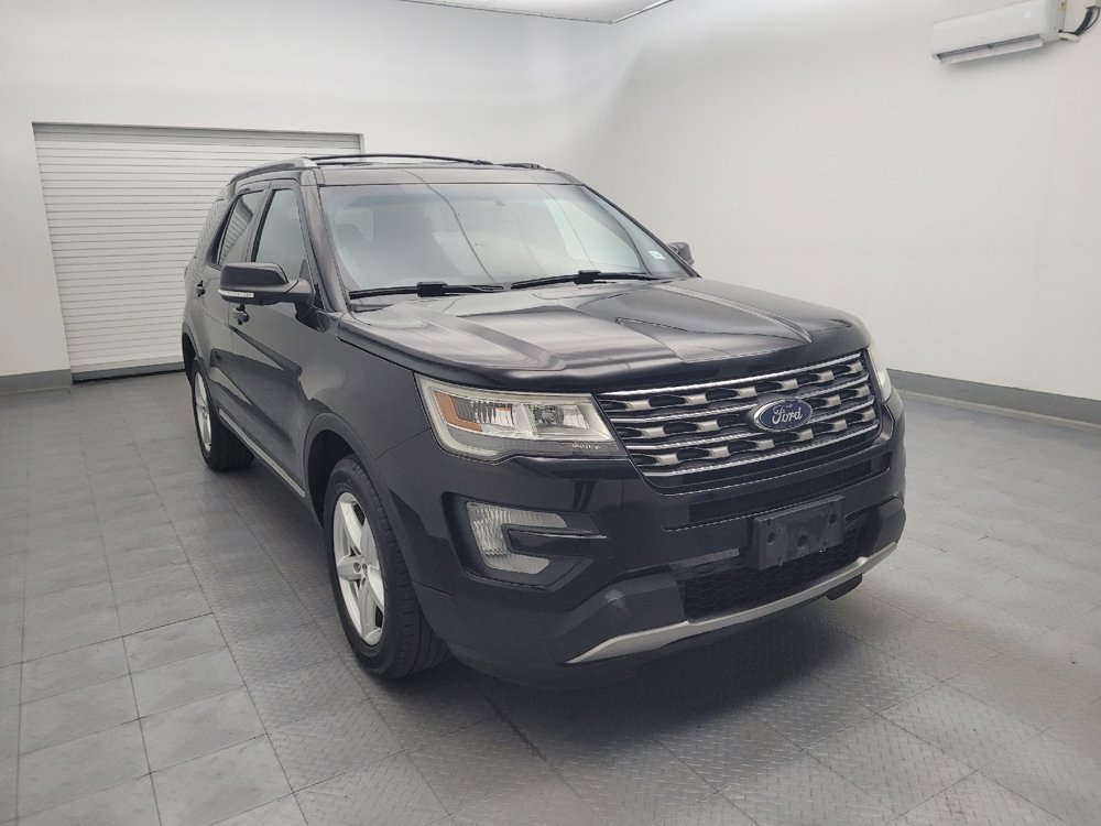 Used 2016 Ford Explorer XLT w/ Equipment Group 202A AWD/4WD image 13