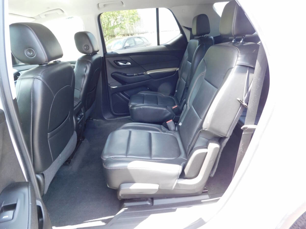 Used 2019 Chevrolet Traverse LT w/ LPO, Floor Liner Package image 8